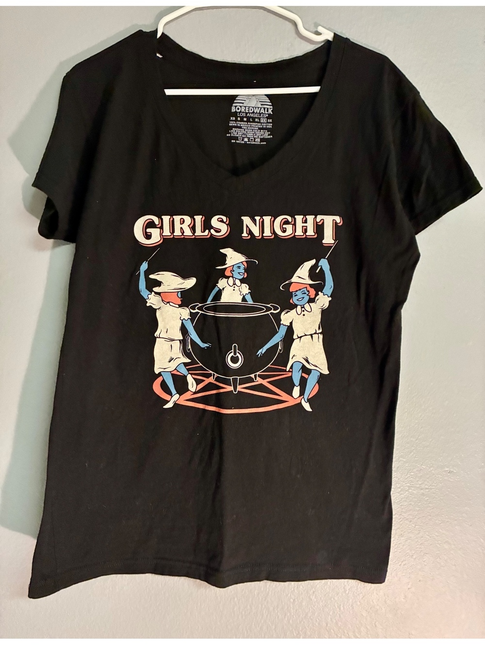 Boredwalk Los Angeles Girls Night Witch Cauldron V-Neck Tee XL/XXL